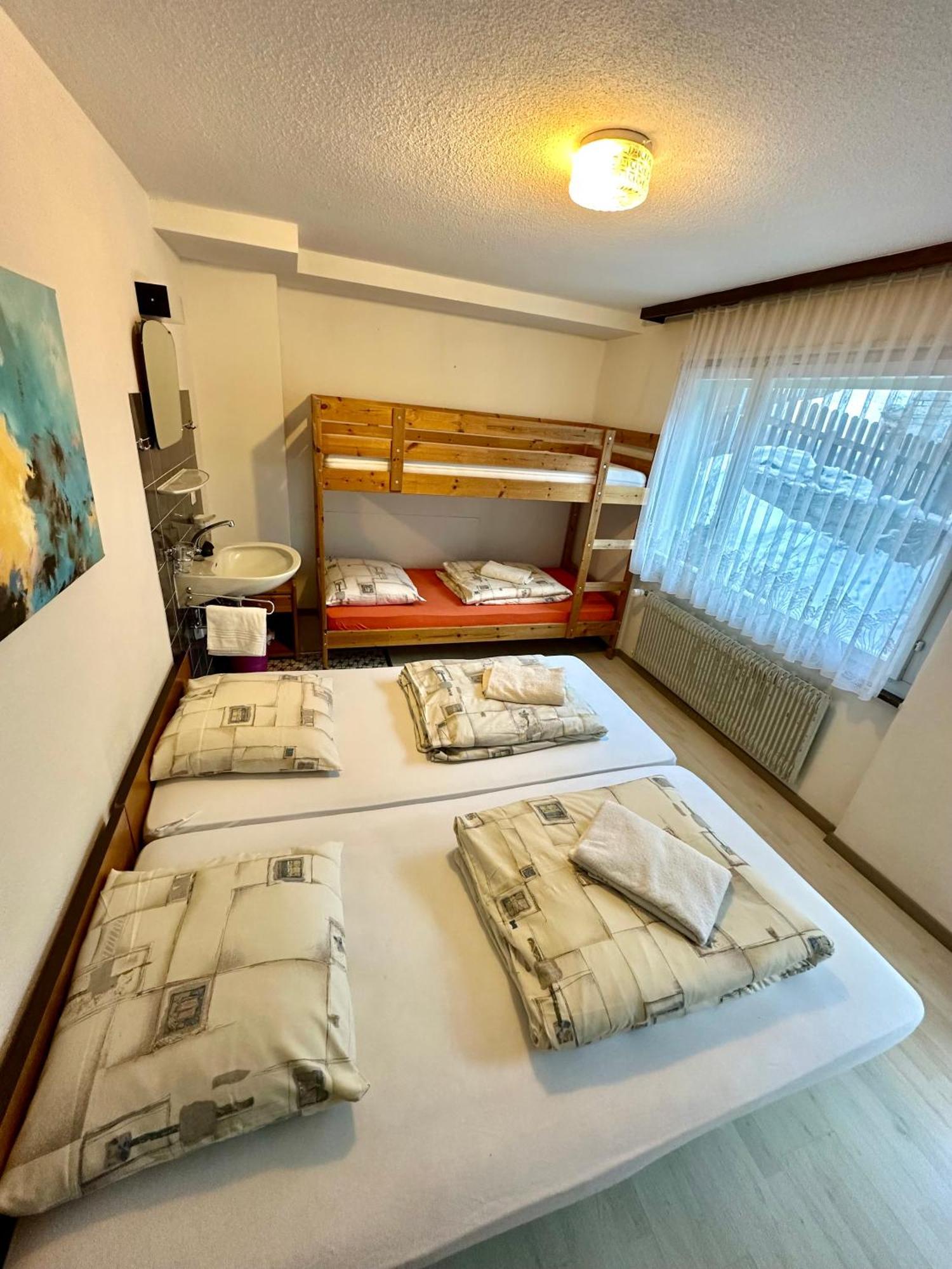 Holiday House Laerchenheim Saas-Balen ภายนอก รูปภาพ