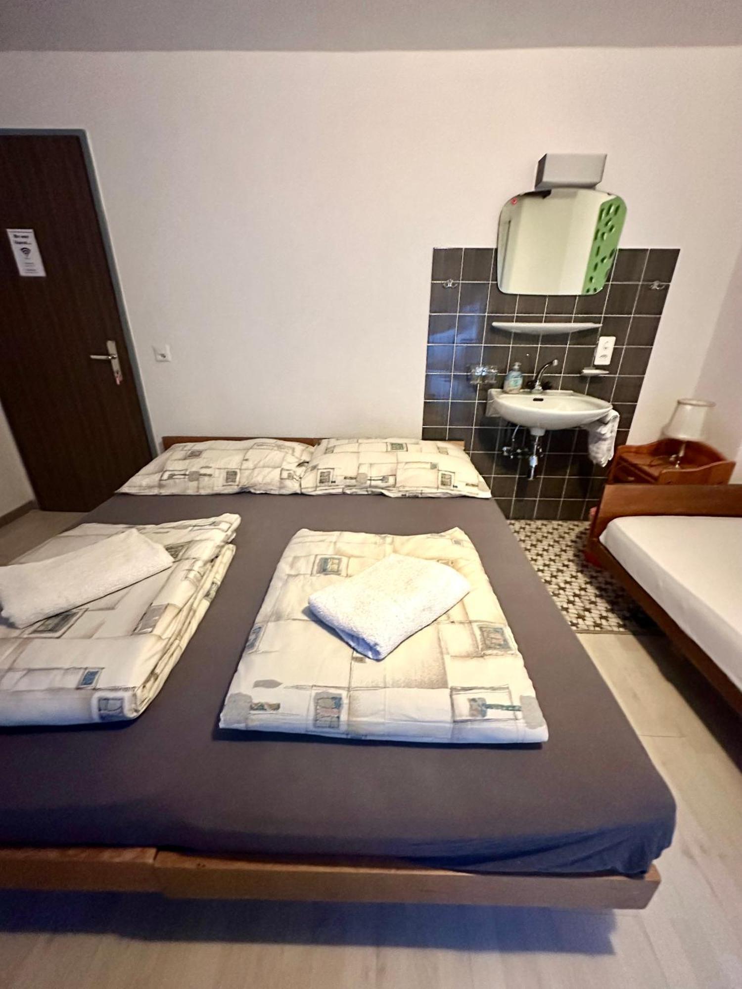 Holiday House Laerchenheim Saas-Balen ภายนอก รูปภาพ
