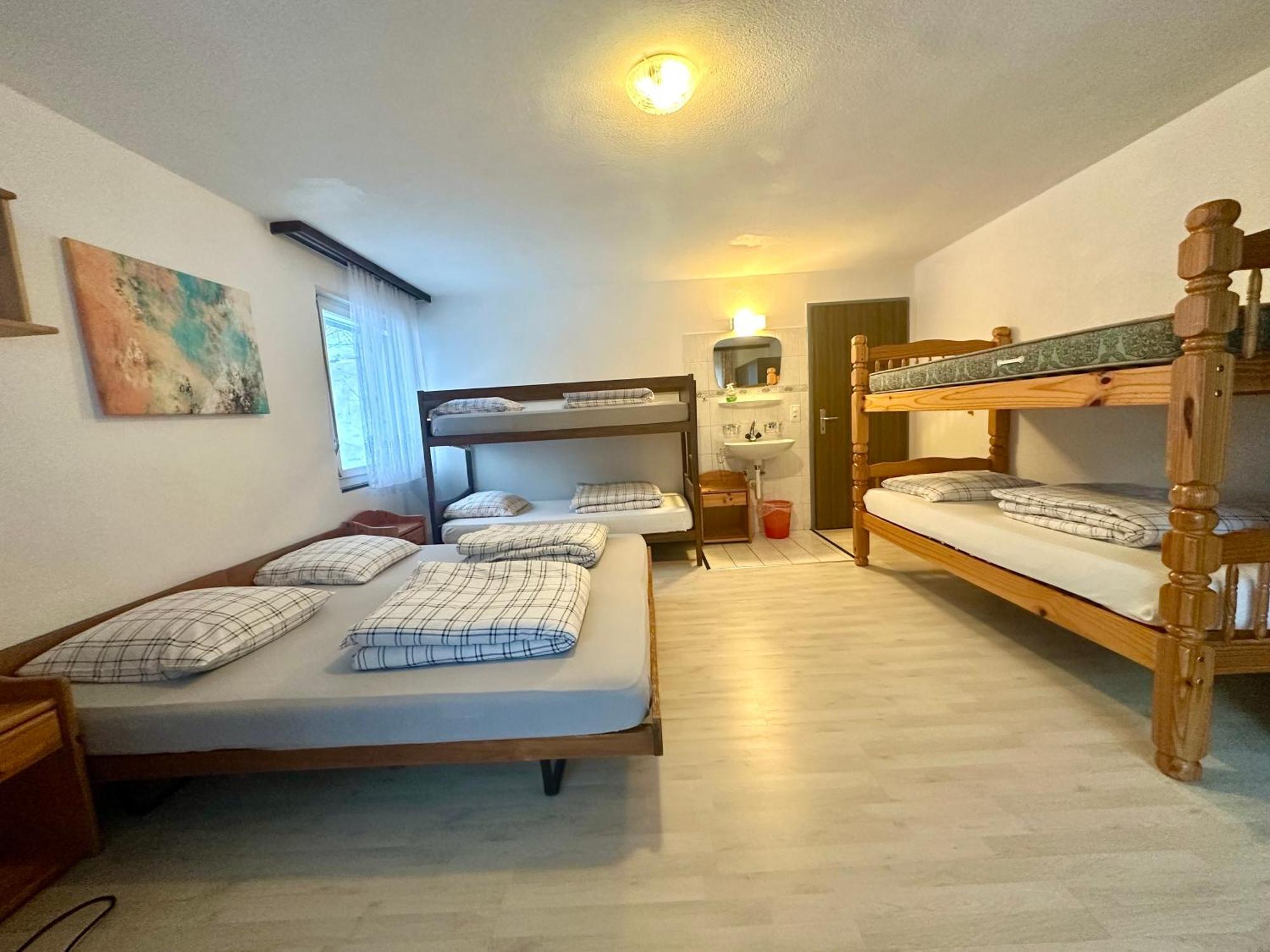 Holiday House Laerchenheim Saas-Balen ภายนอก รูปภาพ