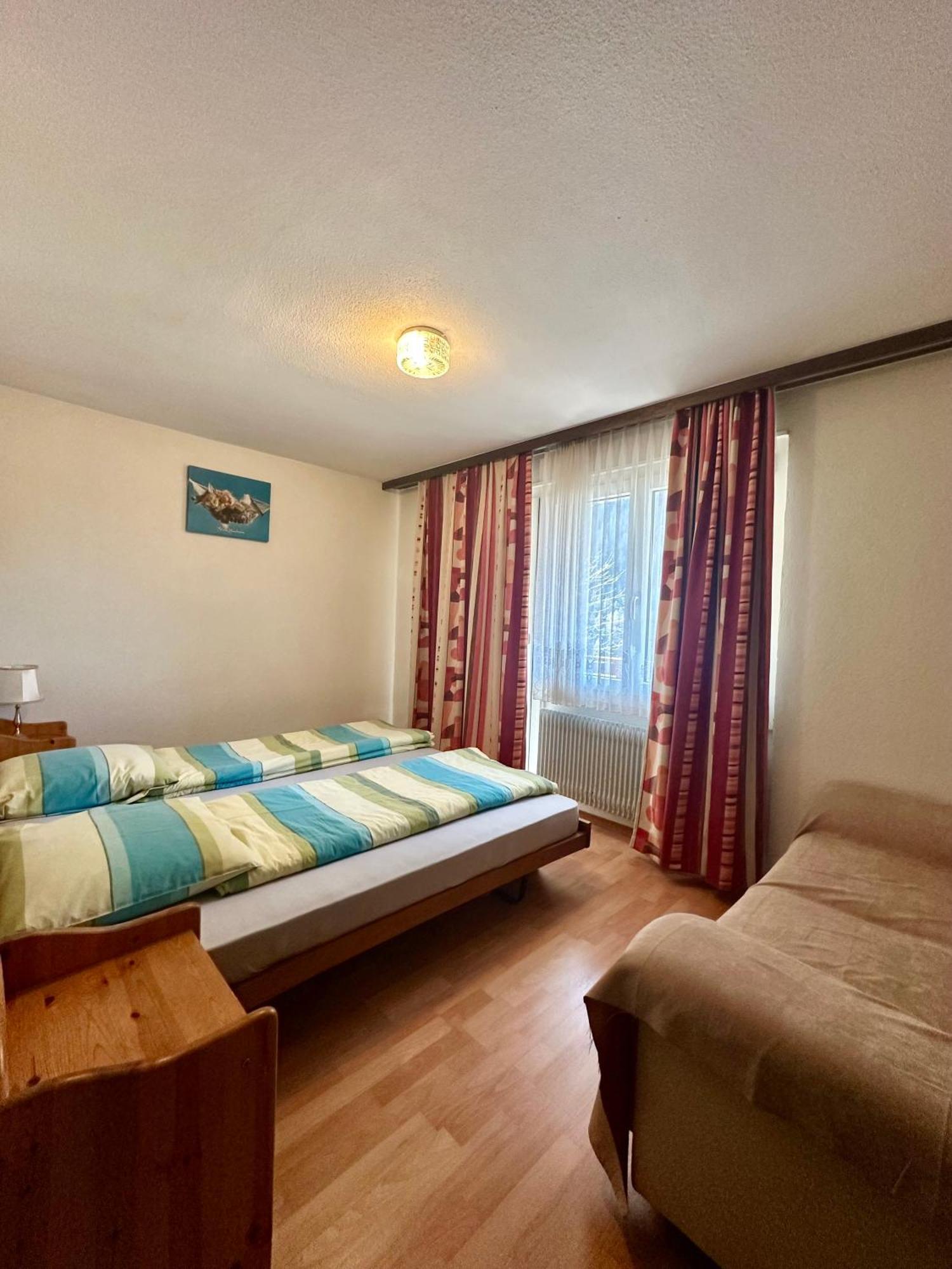 Holiday House Laerchenheim Saas-Balen ภายนอก รูปภาพ
