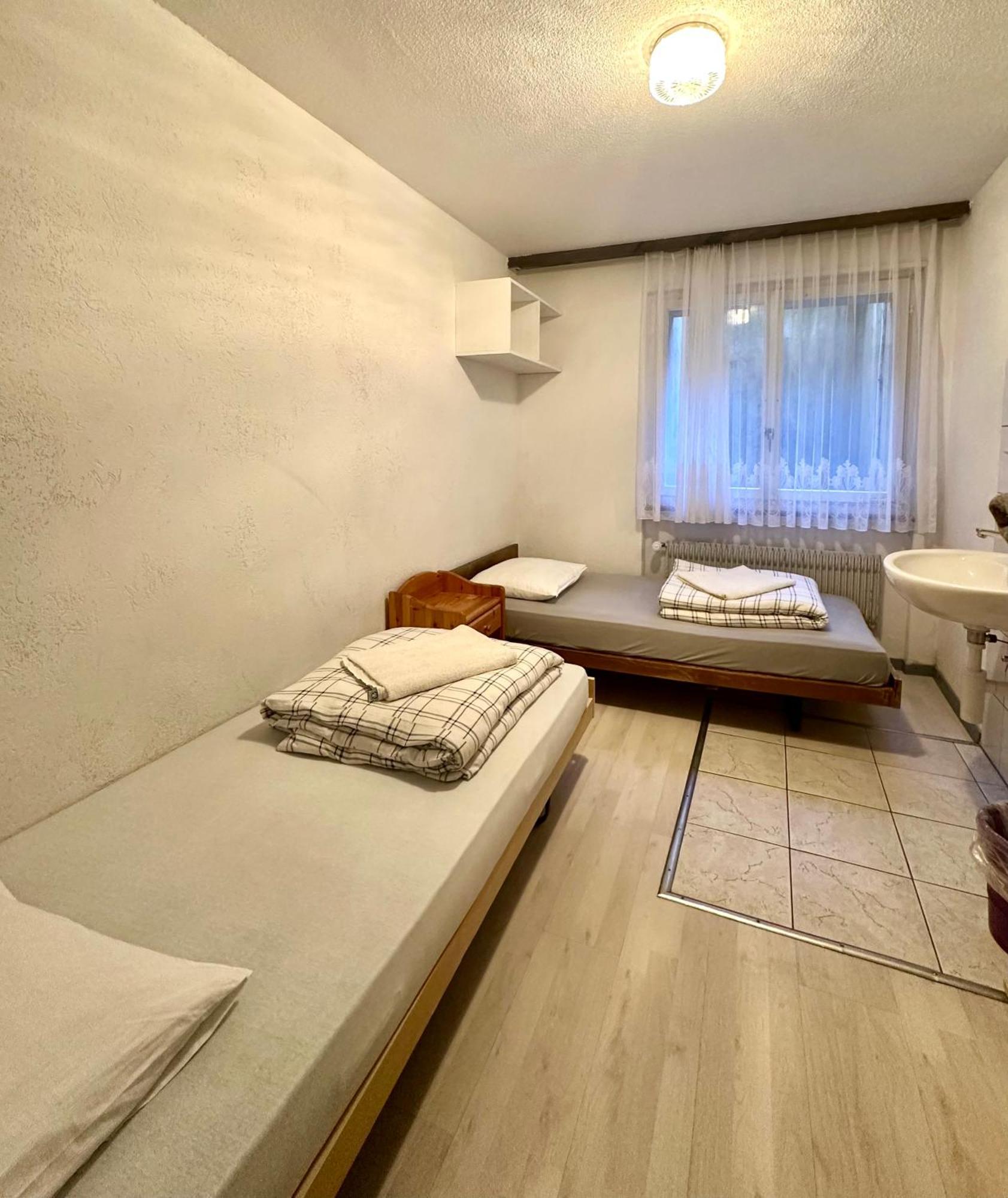 Holiday House Laerchenheim Saas-Balen ภายนอก รูปภาพ