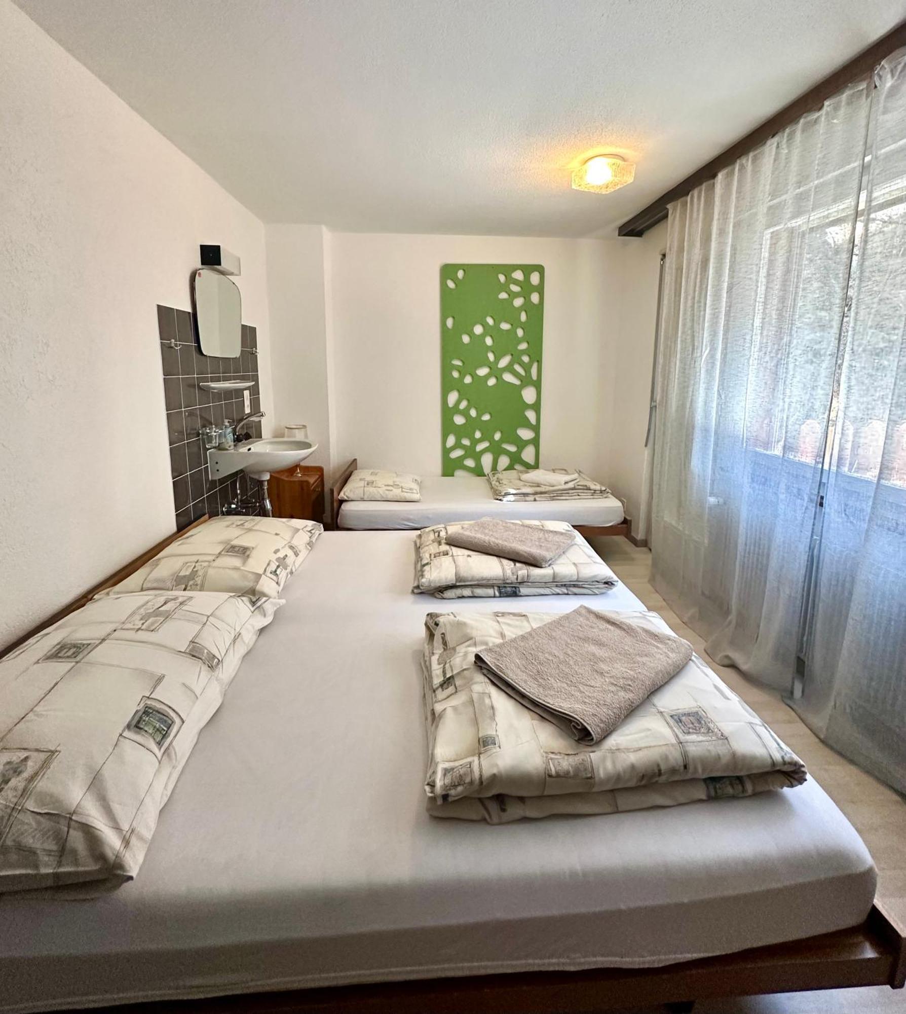 Holiday House Laerchenheim Saas-Balen ภายนอก รูปภาพ